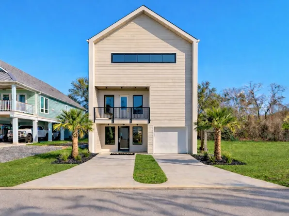 701 Pine Rd, Clear Lake Shores, TX 77565