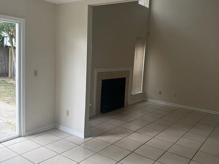 DINING ROOM/ LIVING ROOM