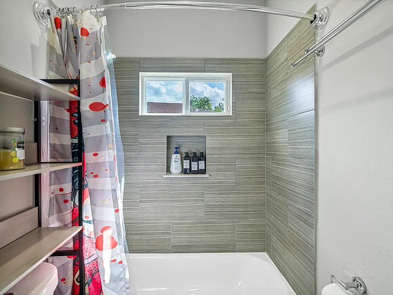 240 Julia St #A — Photo 47