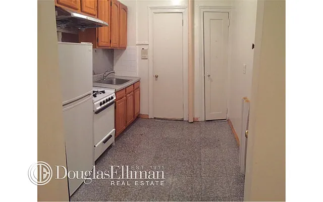 Rented by Douglas Elliman | media 13