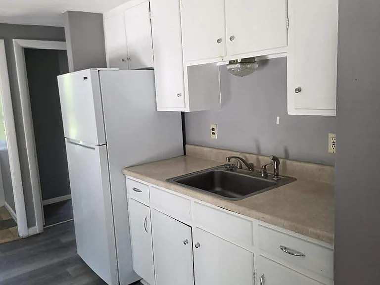 96 Maple St #B — Photo 15