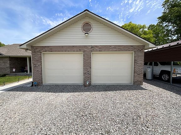 2nd image of 225 Taylor Farm Rd