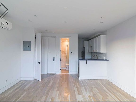 3rd image of 905 Sterling Pl #4C