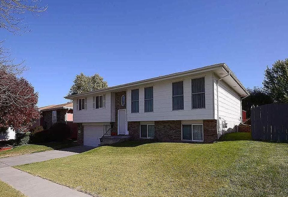 1st image of 5440 S 82nd St