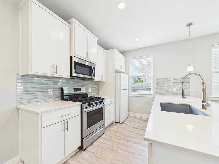 6713 Porter St #B — Photo 7