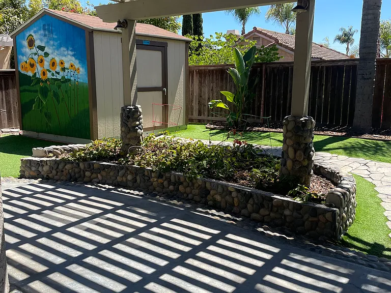 1279 Vera Cruz — Photo 3