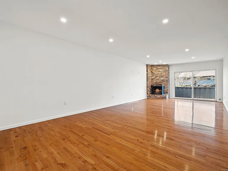 1153 Stratfield Rd #1153 — Photo 4