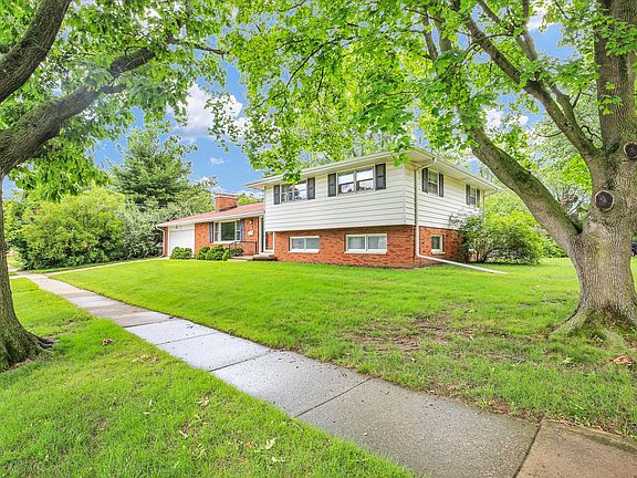 2nd image of 2017 S Cottage Grove Ave