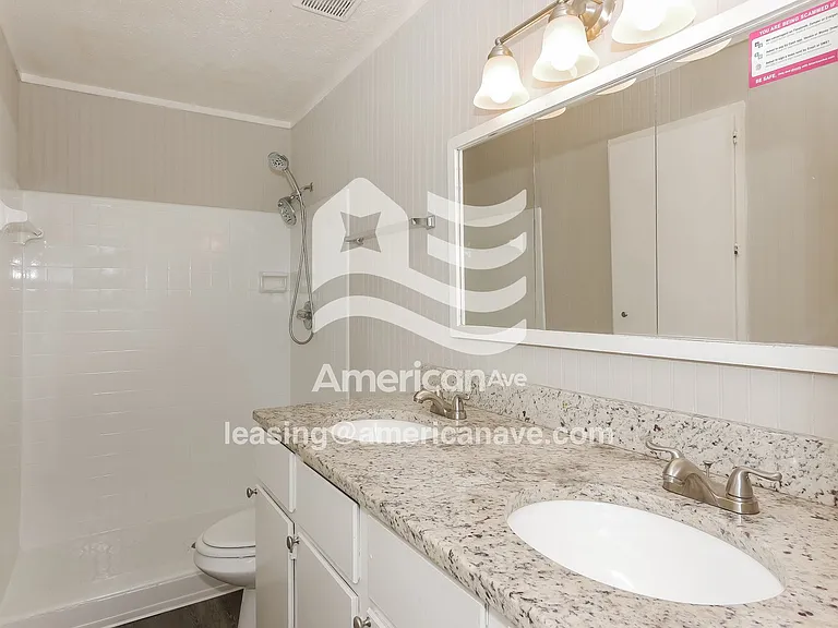 781642_011_main_bathroom_13930594.jpg