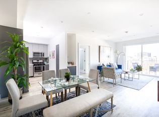 5525 Case Ave #404, North Hollywood, CA 91601