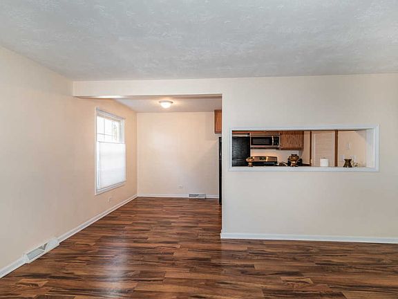 4th image of 416 James Ct Unit B