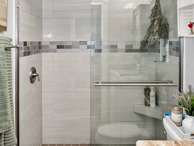 4633 Summerwind Dr — Photo 14