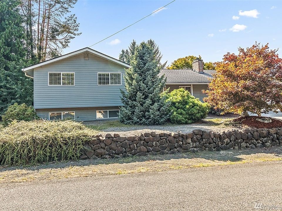 1st image of 5943 E Sarazen St SE
