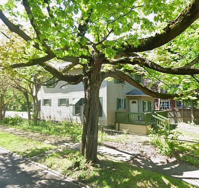 4 bed, 1888 sqft, $1,350 — Photo 2
