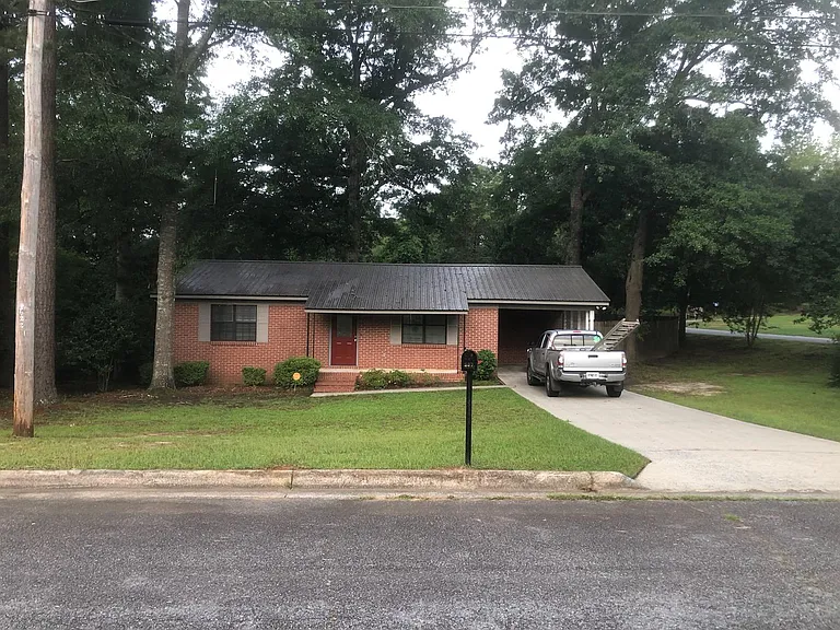 907 Cordelia Dr — Photo 1