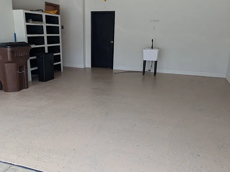 623 Crestview Dr — Photo 14