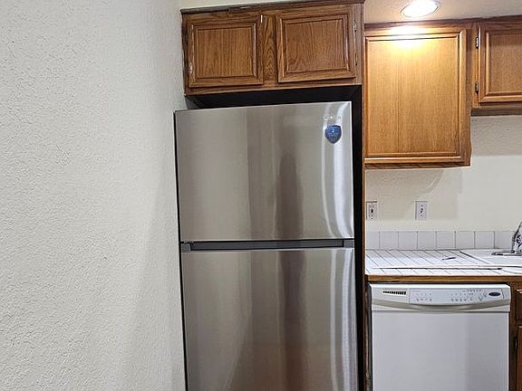 5th image of 1530 E 14th St APT 10