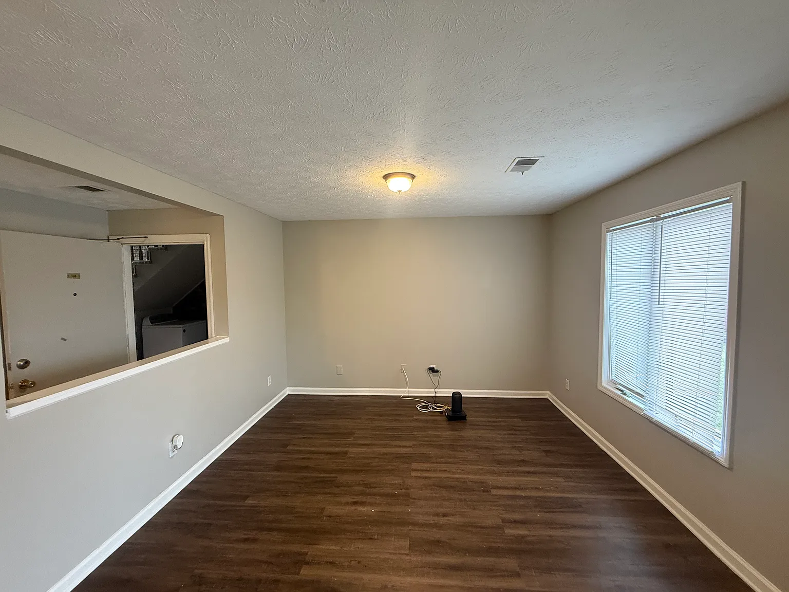 2 bed, 800 sqft, $950 — Photo 2