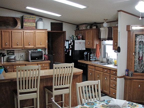 3rd image of 1329 S Lincoln St Trlr 75