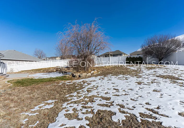 1595 S 50 W — Photo 5