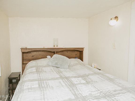 14th image of 1214 Jackson Ave