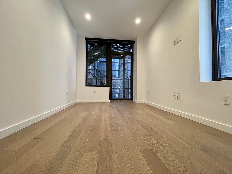 15 E 31st St #3 — Photo 18