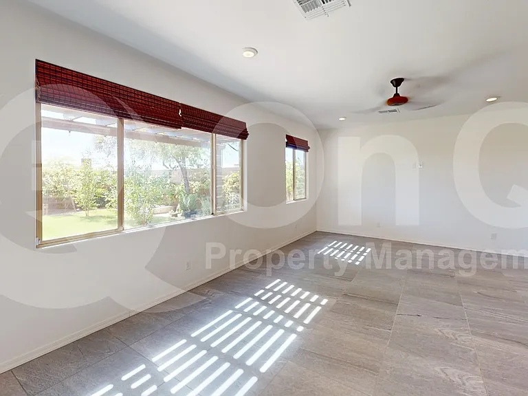 4602 S Flare — Photo 8