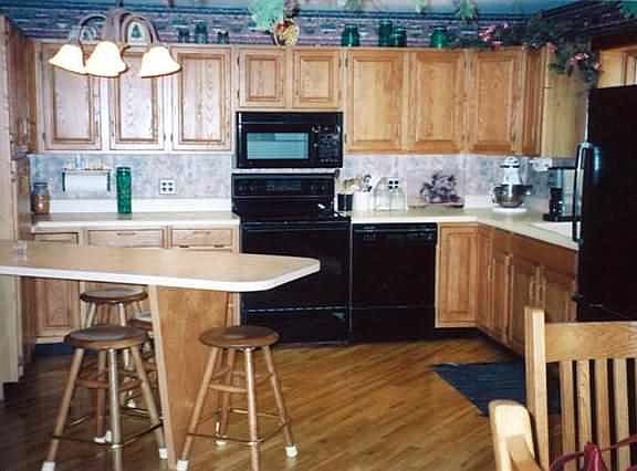 3rd image of 805 Kramer Dr