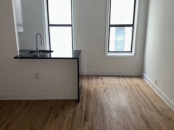 5th image of 3510 Bainbridge Ave #2HH