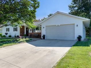 2004 S Sycamore St, Effingham, IL 62401