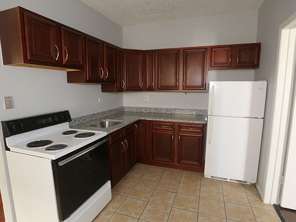 2nd image of 4520 N Clarendon Ave APT 704