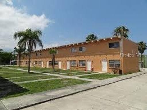 3rd image of 825 E University Blvd Unit 103