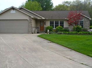 26934 Deer Creek Ln, Elkhart, IN 46514