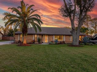 429 N Pine Meadow Dr, Debary, FL 32713
