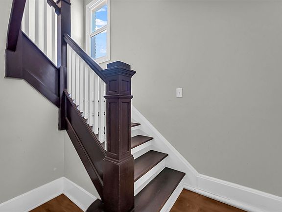 4th image of 2510 Clairmount Ave