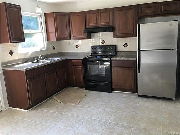 3rd image of 3905 Elsie Dr