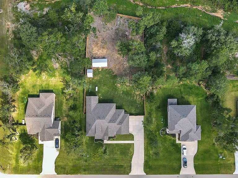18207 Samie Nell Ct — Photo 41