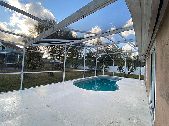 4th image of 2530 Davenport Cir