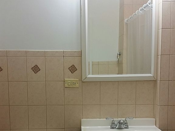 5th image of 3821 W Wrightwood Ave APT 3B