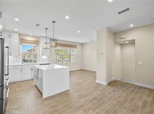 114 Outwest, Irvine, CA 92618