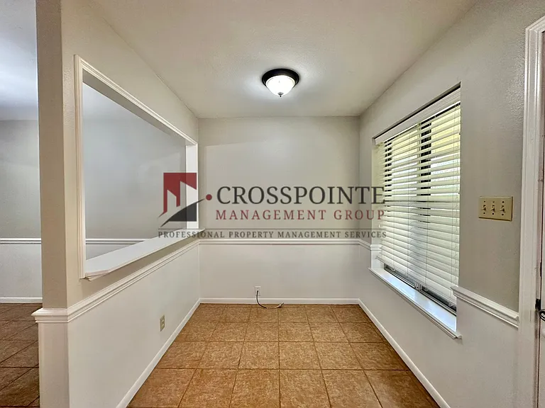 2448 Holly Ln — Photo 13