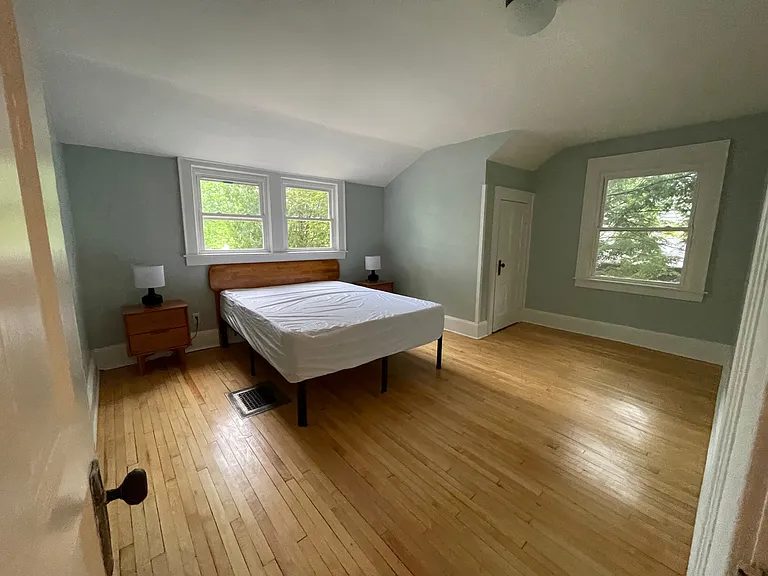 831 Lancaster Ave — Photo 13