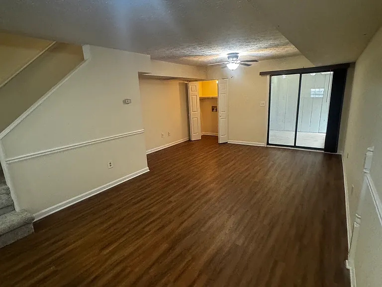 482 Huntington Rd — Photo 21