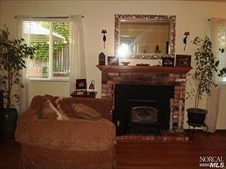 2nd image of 2425 Mimosa St
