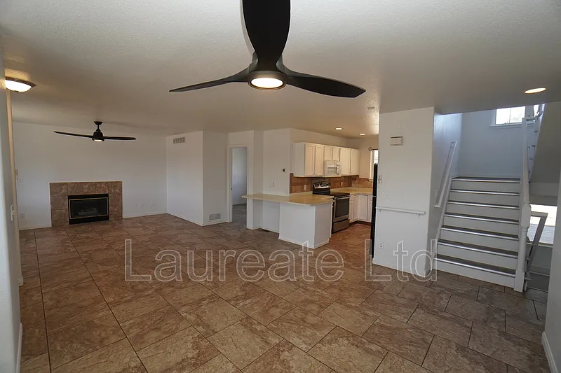 6 bed, 3.5 bath, 2250 sqft, $3,100 — Photo 3