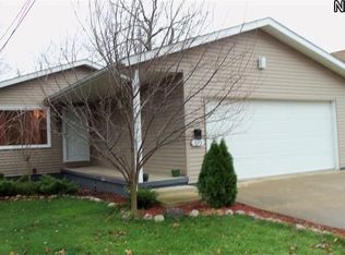 695 Plainfield Rd, Akron, OH 44312