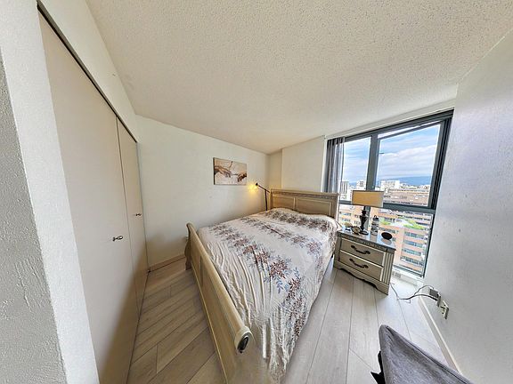 4th image of 1188 Howe St #2501