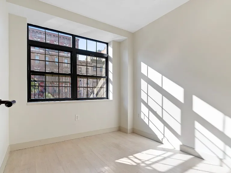 152 2nd Ave #2C — Photo 4