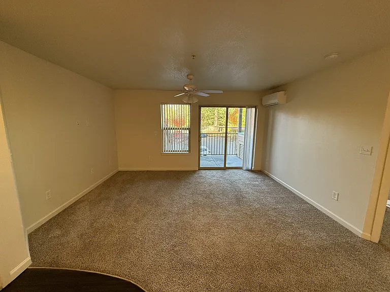 Sierra Point Apartments — Photo 5