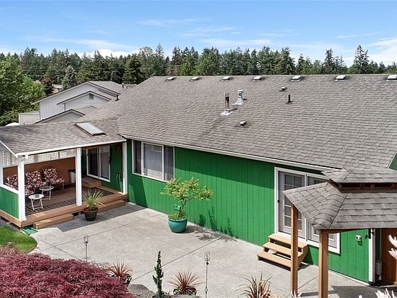 2nd image of 15621 40th Ave E